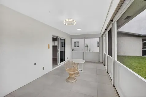 6049 Vía Diana Delray Beach FL 33484
