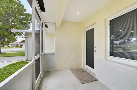 6049 Vía Diana Delray Beach FL 33484