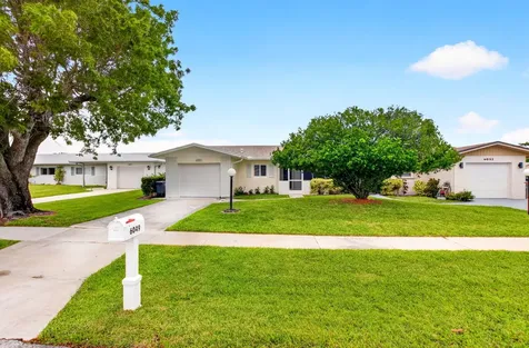 6049 Vía Diana Delray Beach FL 33484