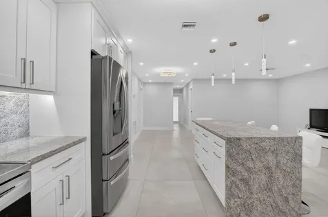 6049 Vía Diana Delray Beach FL 33484