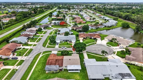 6049 Vía Diana Delray Beach FL 33484