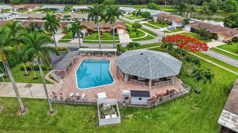 6049 Vía Diana Delray Beach FL 33484