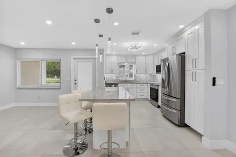 6049 Vía Diana Delray Beach FL 33484
