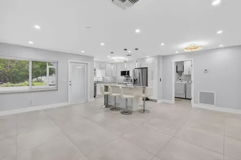 6049 Vía Diana Delray Beach FL 33484