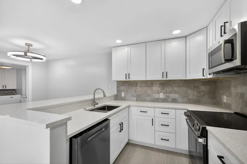 183 Charter Way West Palm Beach FL 33407