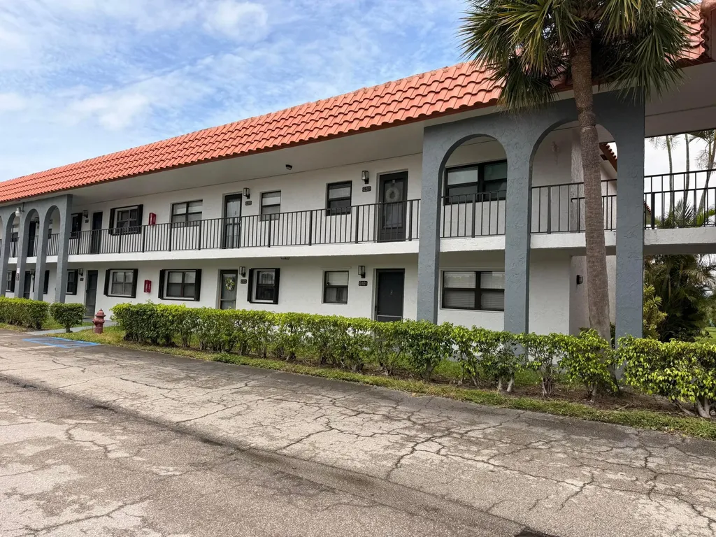 2021 W Woolbright Road Boynton Beach FL 33426