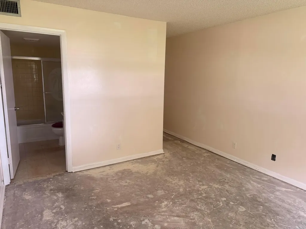 2021 W Woolbright Road Boynton Beach FL 33426
