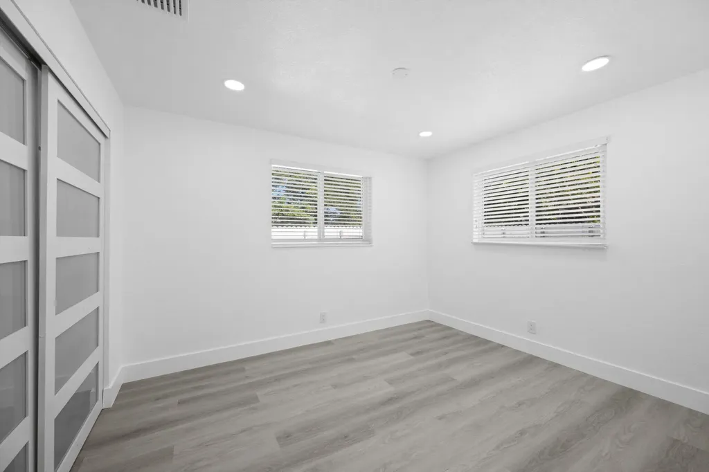 2807 Reo Lane Palm Springs FL 33461
