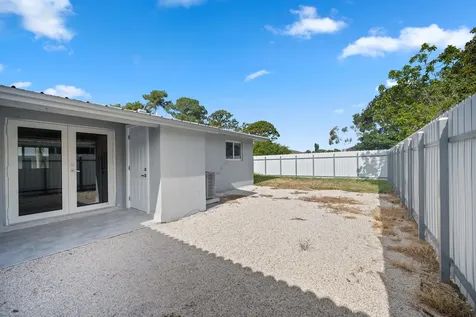 2807 Reo Lane Palm Springs FL 33461
