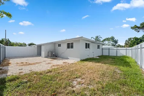 2807 Reo Lane Palm Springs FL 33461