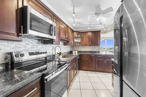 3000 Holiday Drive Fort Lauderdale FL 33316