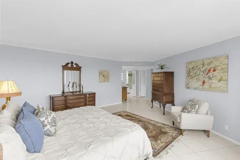 3000 Holiday Drive Fort Lauderdale FL 33316