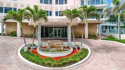 3000 Holiday Drive Fort Lauderdale FL 33316