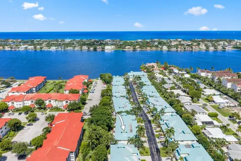 131 Barefoot Cove Hypoluxo FL 33462