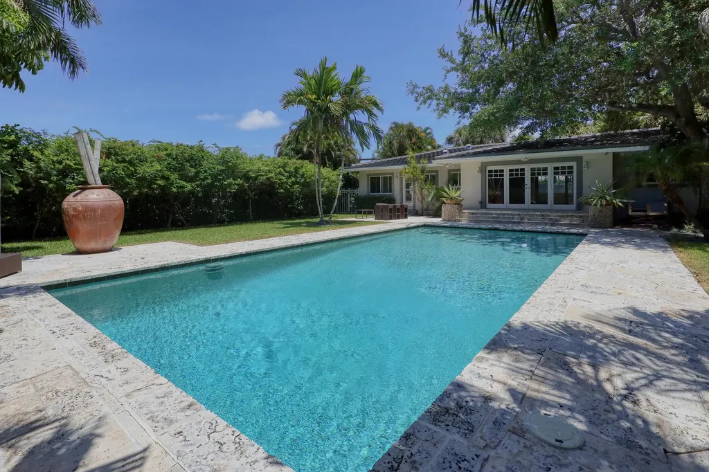 1635 Seabreeze Boulevard Fort Lauderdale FL 33316