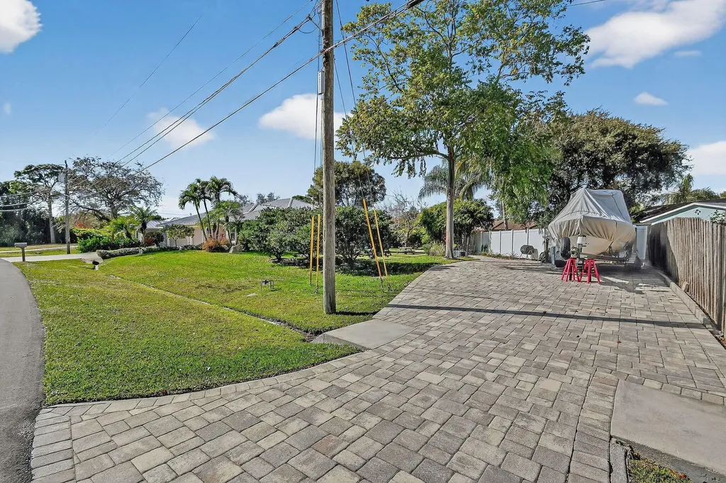 3221 SE Quay Street Port St Lucie FL 34984