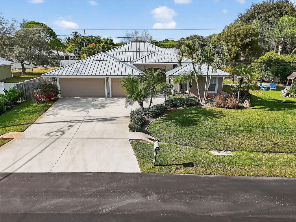3221 SE Quay Street Port St Lucie FL 34984