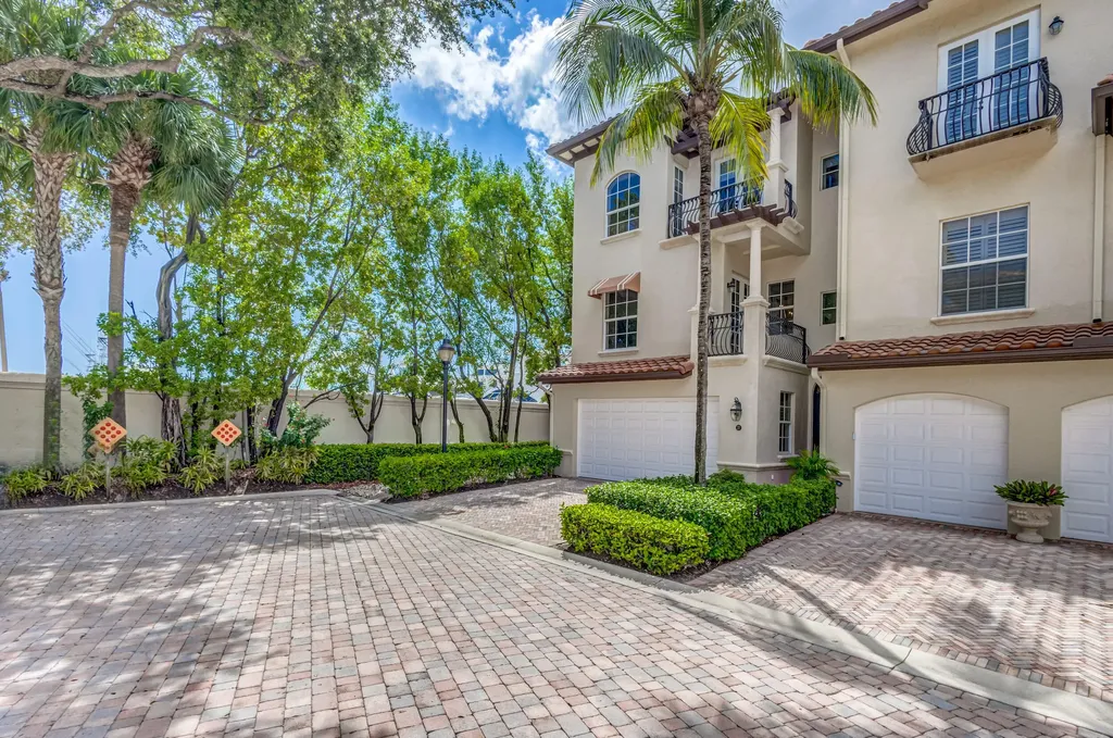 27 Marina Gardens Drive Palm Beach Gardens FL 33410