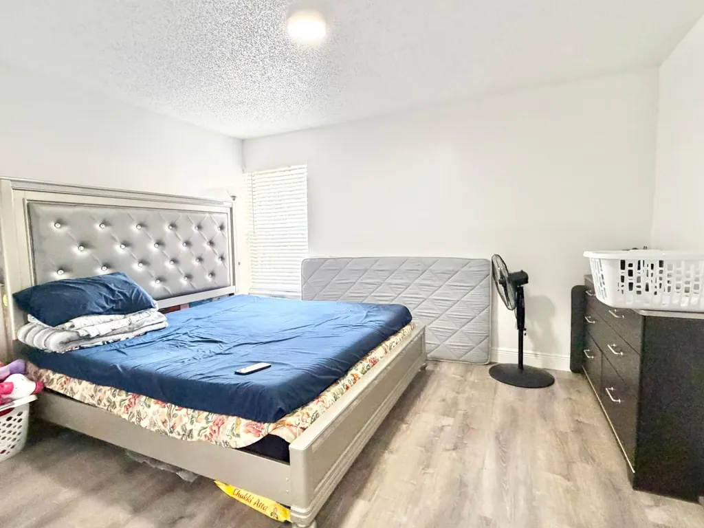 1407 E Lakeview Drive Drive E Royal Palm Beach FL 33411
