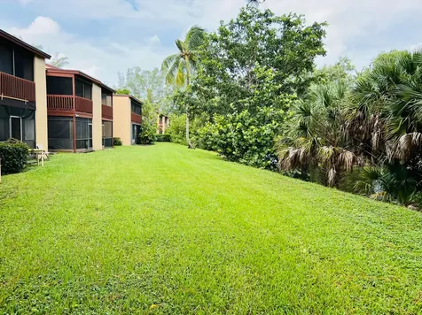 1407 E Lakeview Drive Drive E Royal Palm Beach FL 33411