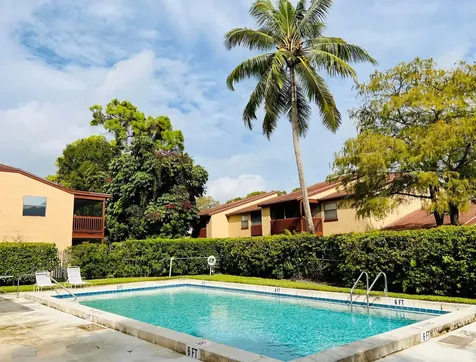 1407 E Lakeview Drive Drive E Royal Palm Beach FL 33411
