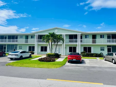 2100 NE 38th Street Lighthouse Point FL 33064