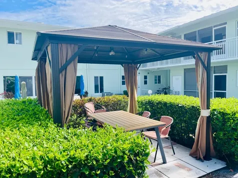2100 NE 38th Street Lighthouse Point FL 33064