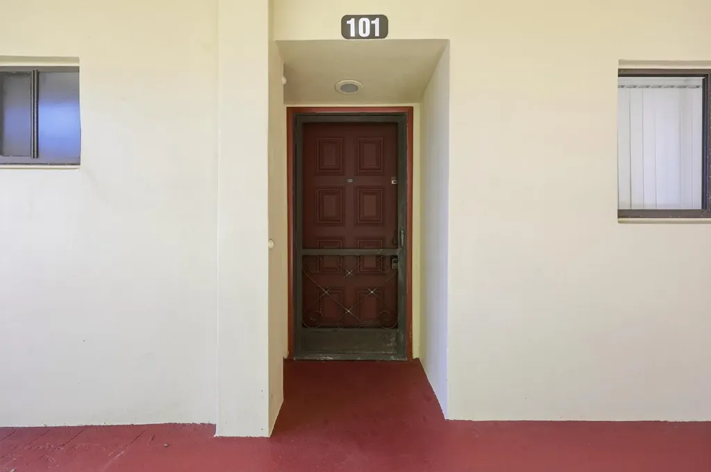 5160 Las Verdes Circle Delray Beach FL 33484