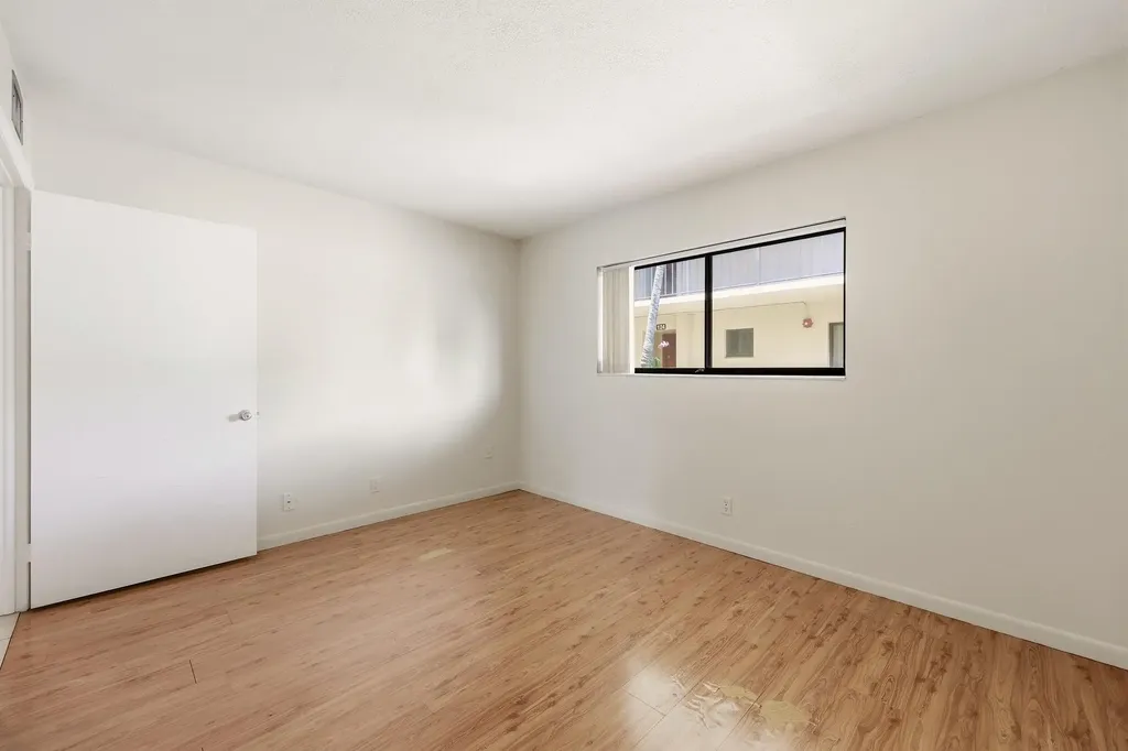 5160 Las Verdes Circle Delray Beach FL 33484