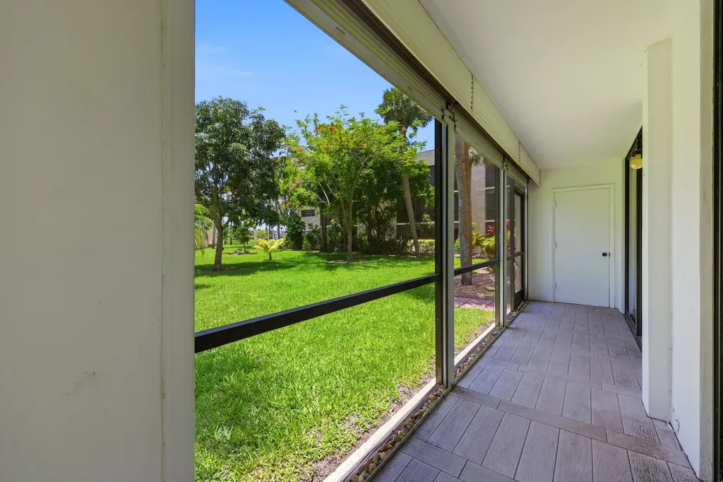 5160 Las Verdes Circle Delray Beach FL 33484