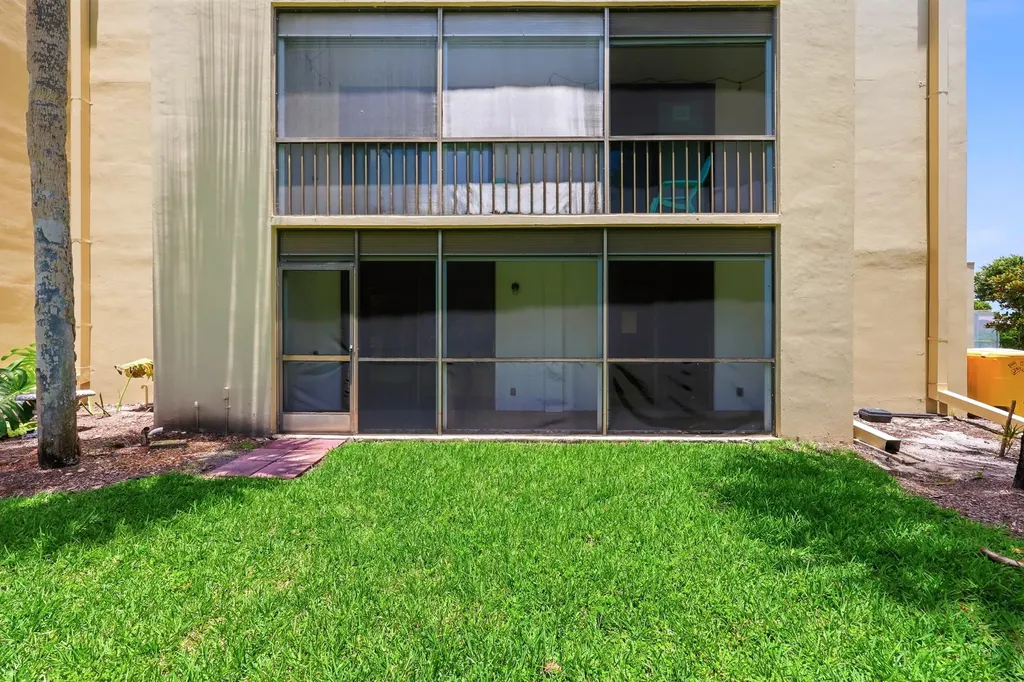 5160 Las Verdes Circle Delray Beach FL 33484
