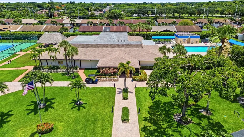 5160 Las Verdes Circle Delray Beach FL 33484