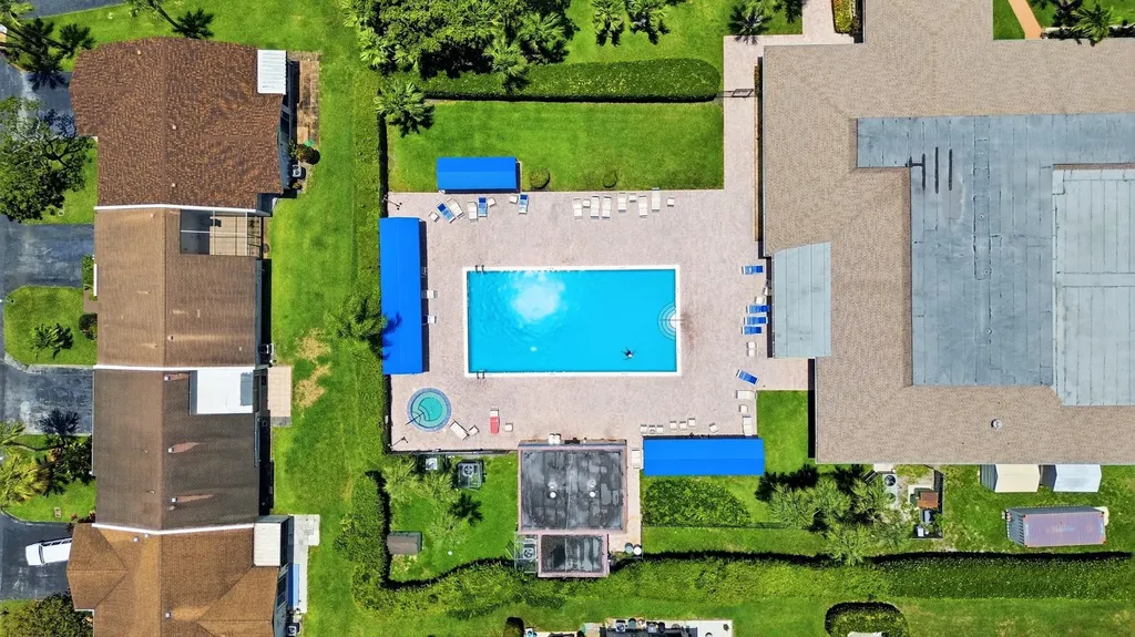 5160 Las Verdes Circle Delray Beach FL 33484