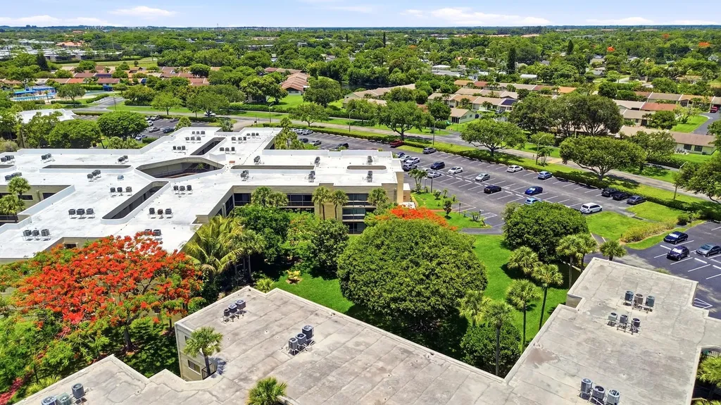 5160 Las Verdes Circle Delray Beach FL 33484