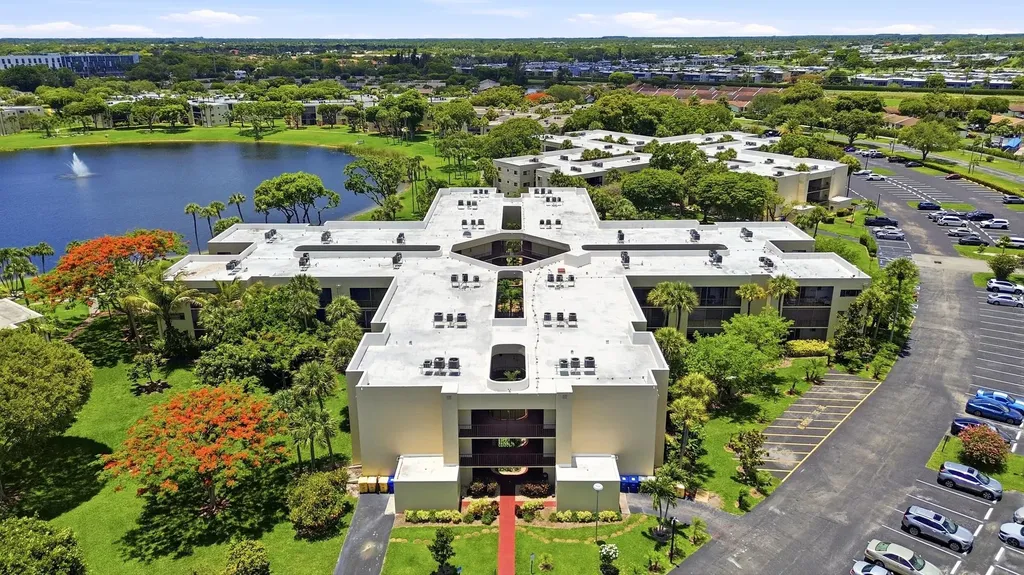 5160 Las Verdes Circle Delray Beach FL 33484