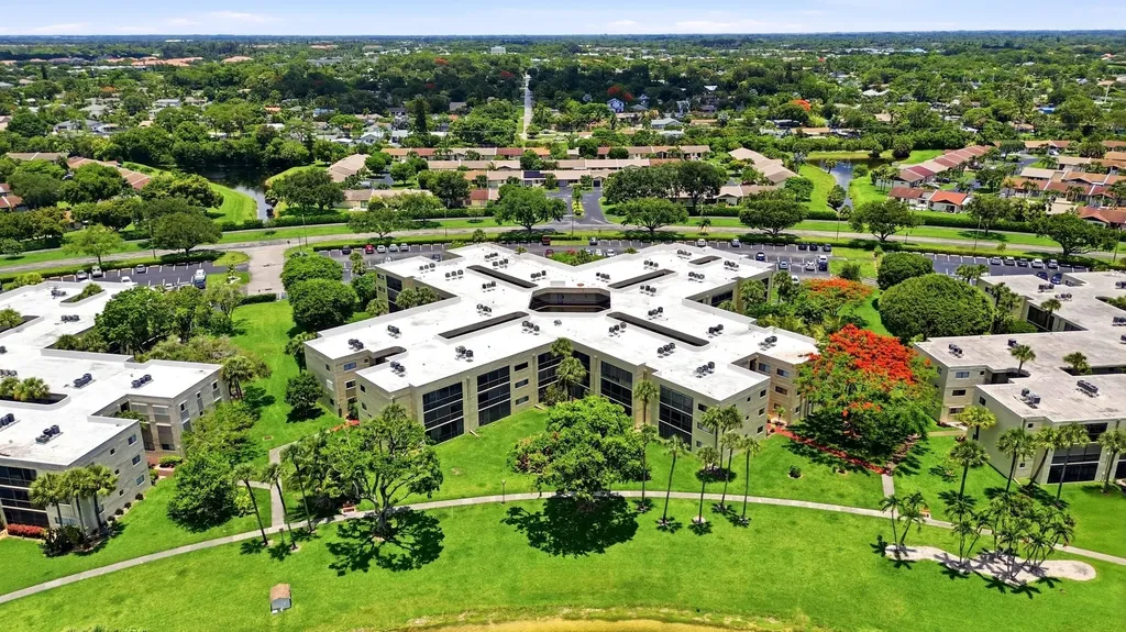 5160 Las Verdes Circle Delray Beach FL 33484