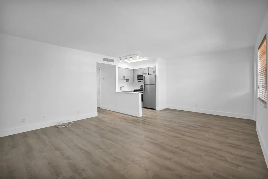 4051 NE 13th Avenue Oakland Park FL 33334