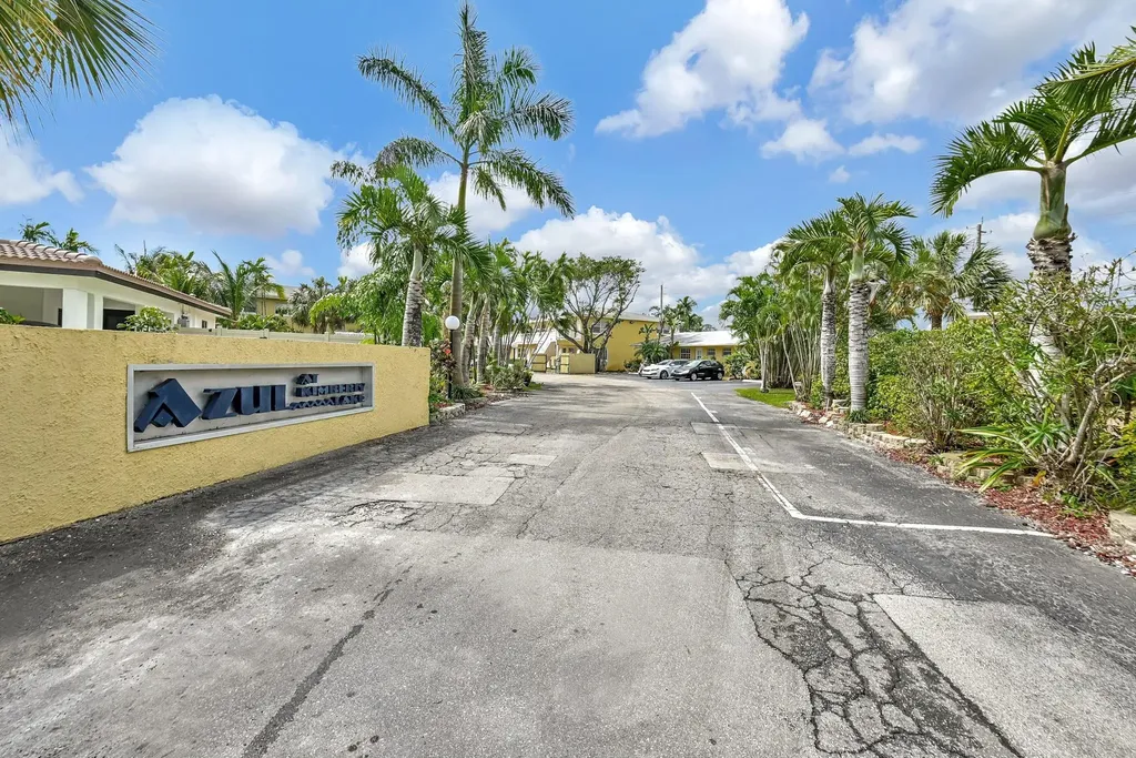 4051 NE 13th Avenue Oakland Park FL 33334