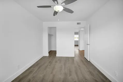 4051 NE 13th Avenue Oakland Park FL 33334