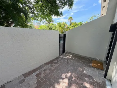 575 NE 7th Avenue Fort Lauderdale FL 33301