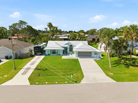 532 SE Majestic Terrace Port St Lucie FL 34983