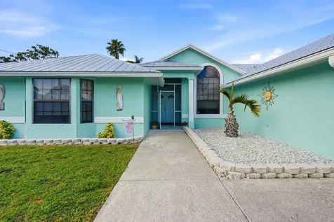 532 SE Majestic Terrace Port St Lucie FL 34983