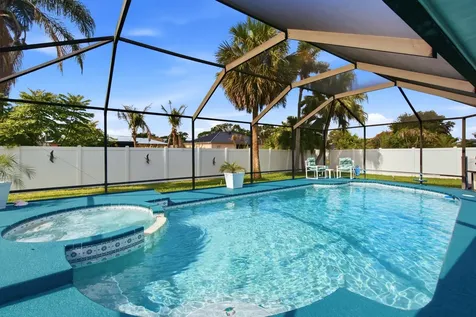 532 SE Majestic Terrace Port St Lucie FL 34983