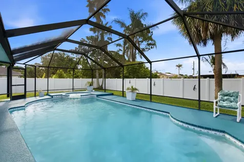 532 SE Majestic Terrace Port St Lucie FL 34983