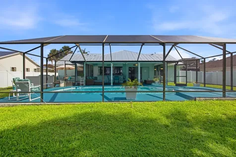 532 SE Majestic Terrace Port St Lucie FL 34983