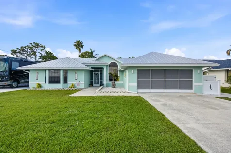 532 SE Majestic Terrace Port St Lucie FL 34983