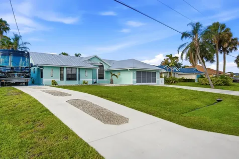 532 SE Majestic Terrace Port St Lucie FL 34983