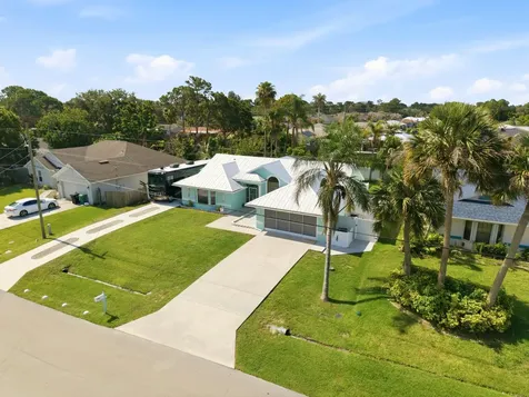532 SE Majestic Terrace Port St Lucie FL 34983