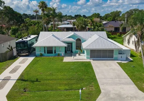 532 SE Majestic Terrace Port St Lucie FL 34983