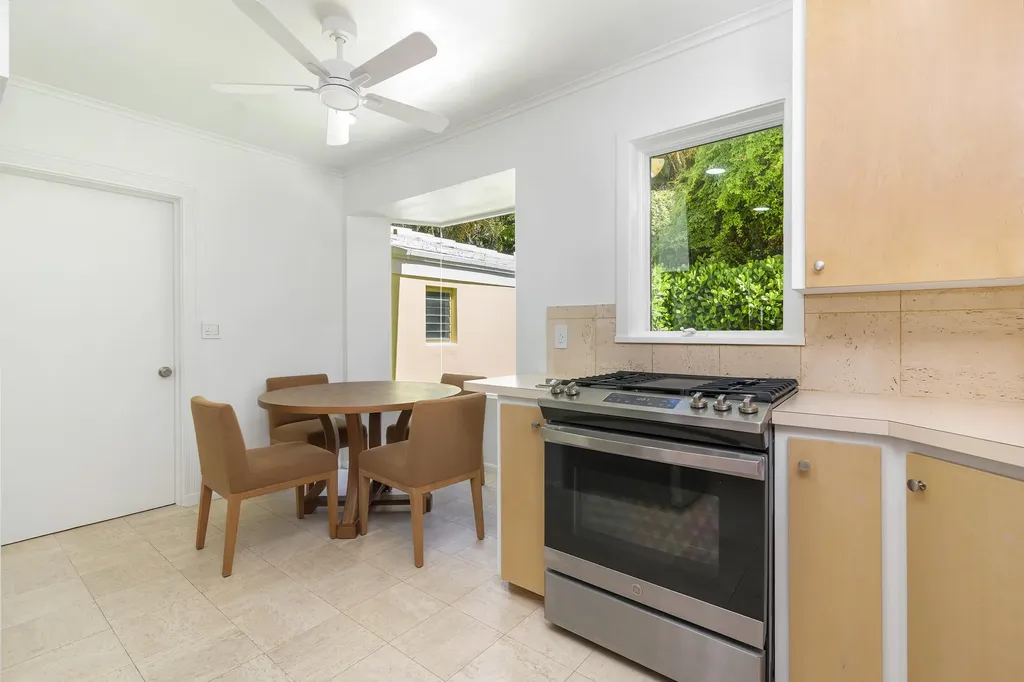 241 Via Linda Palm Beach FL 33480